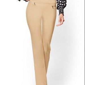 NWOT never worn New York & Company pants